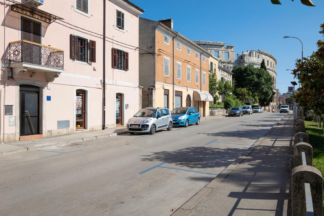 Twins Amphitheatre Apartments Pula Exterior foto
